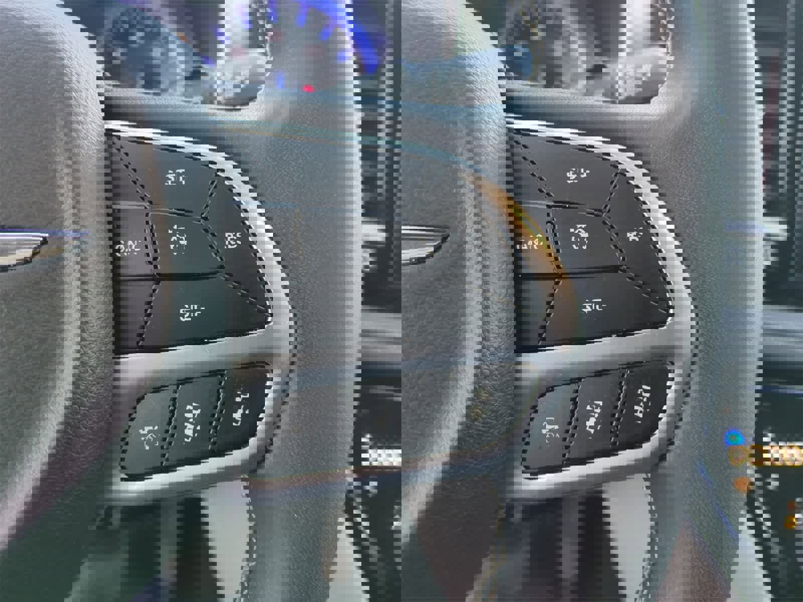 Certified 2022 Chrysler Pacifica Touring-L w/ Uconnect Theater Family Group image 24