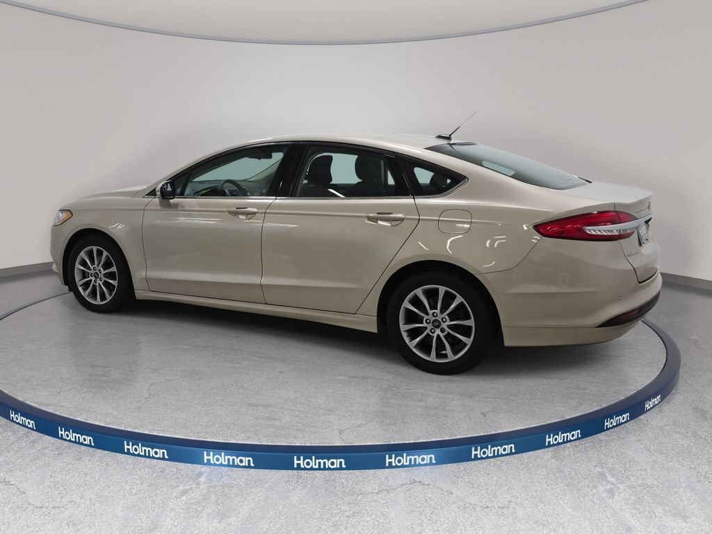 Used 2017 Ford Fusion SE w/ Fusion SE Technology Package FWD image 8