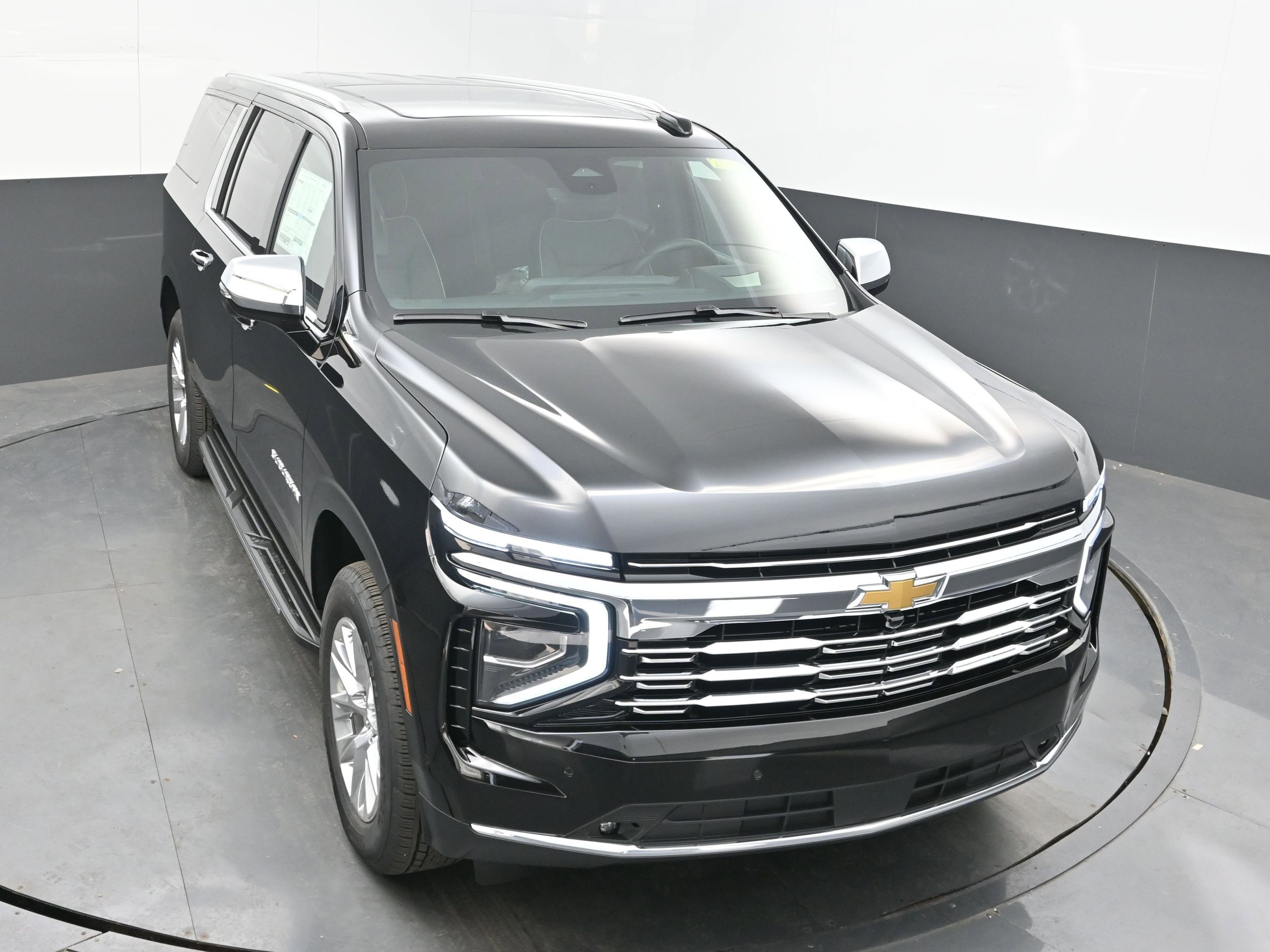 New 2026 Chevrolet Suburban Premier RWD image 24