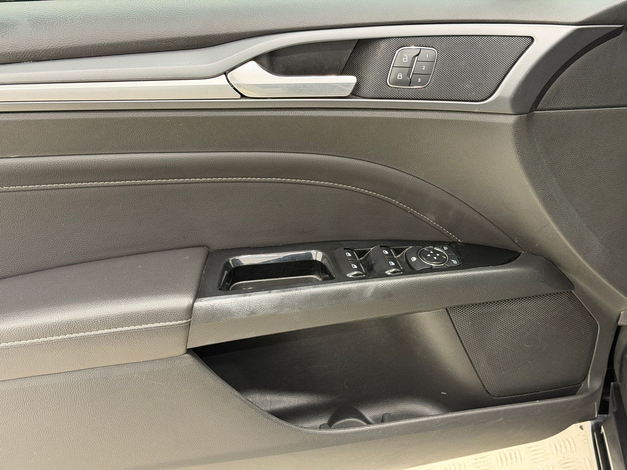 Used 2014 Ford Fusion Titanium FWD image 13