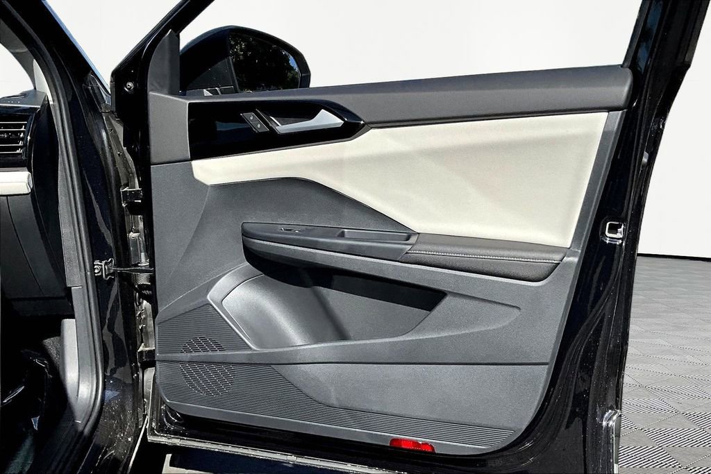 New 2026 Volkswagen Taos S image 24