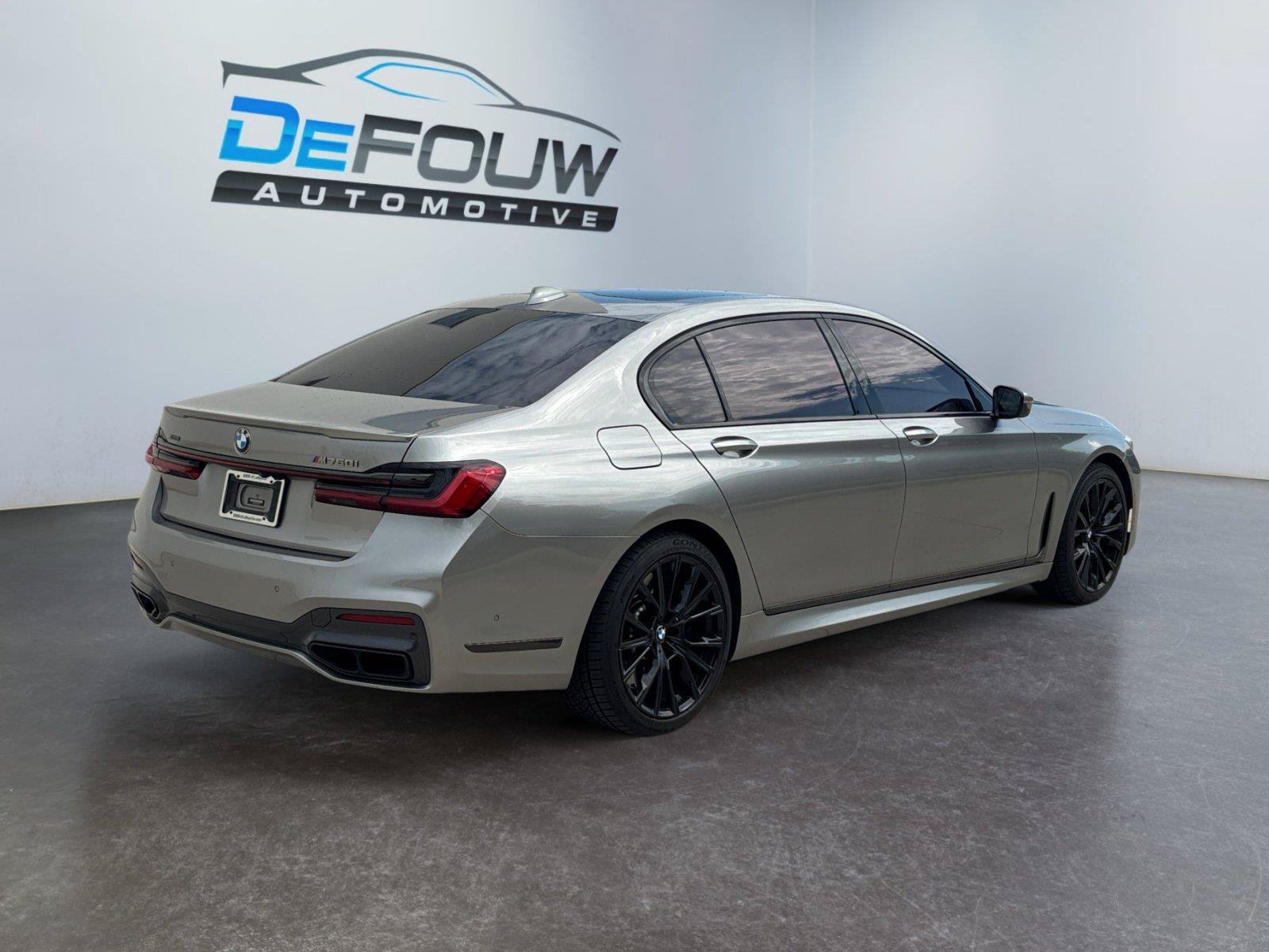 Used 2020 BMW M760i xDrive AWD/4WD image 3