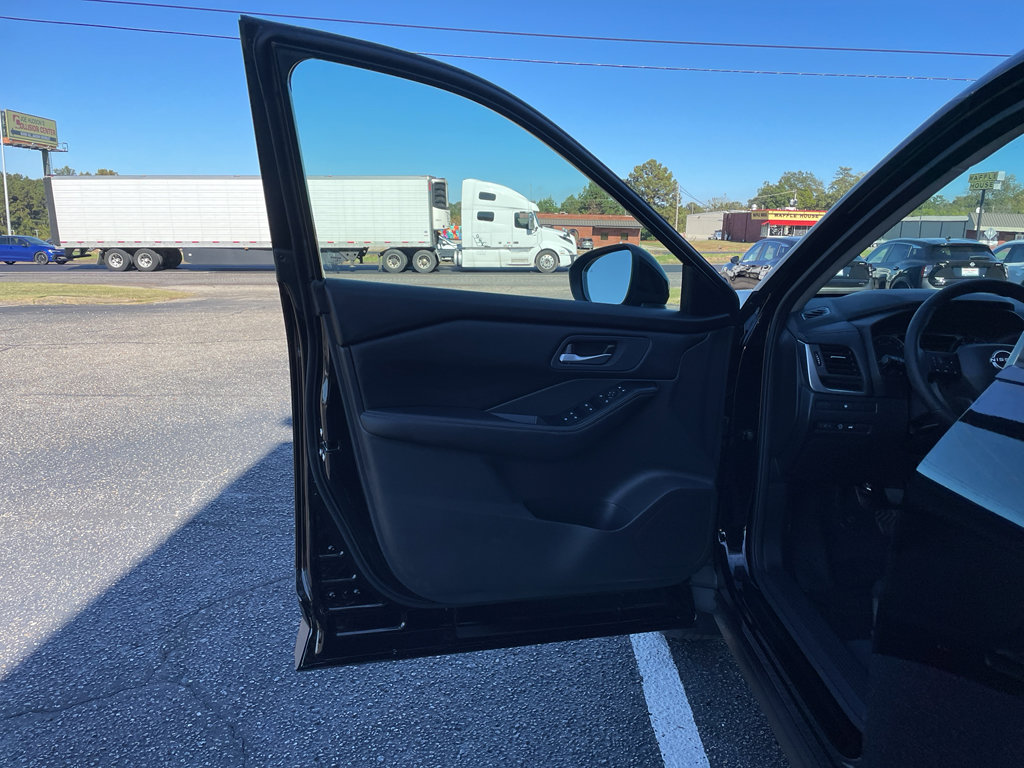 New 2026 Nissan Rogue SV image 8