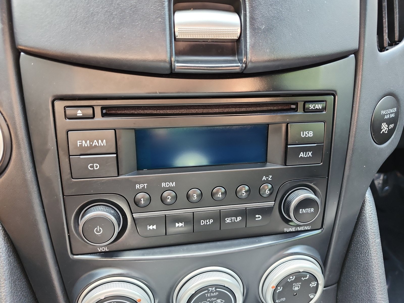 Used 2015 Nissan 370Z Coupe RWD image 19