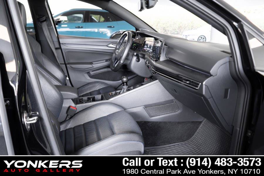 Used 2022 Volkswagen Golf R image 20