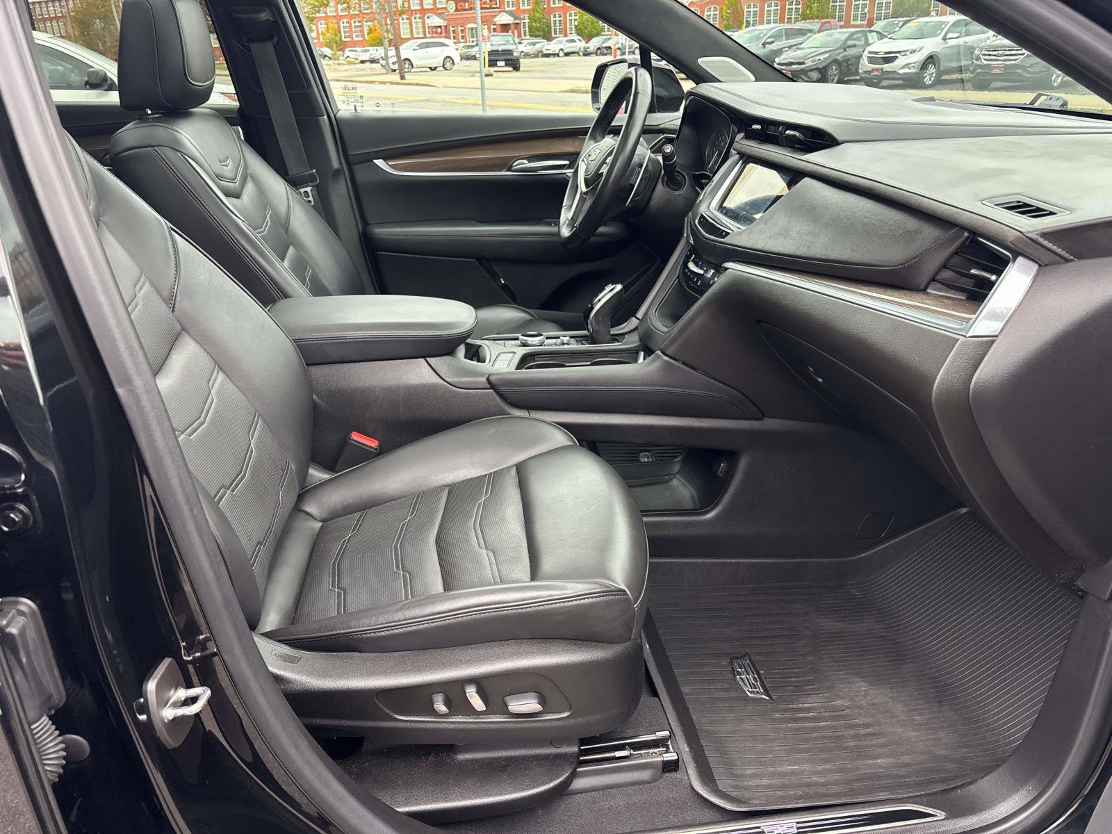 Used 2022 Cadillac XT5 Sportv w/ Platinum Package image 19