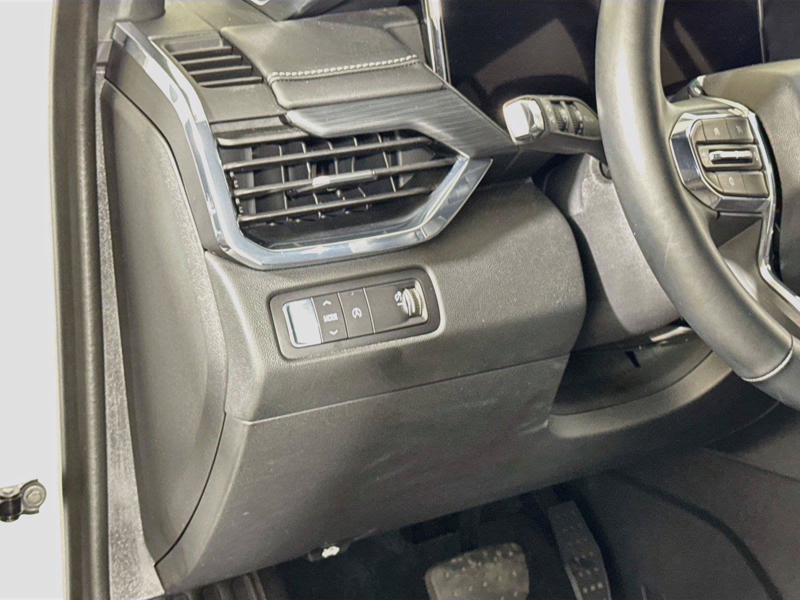 Certified 2026 GMC Acadia Elevation FWD image 8