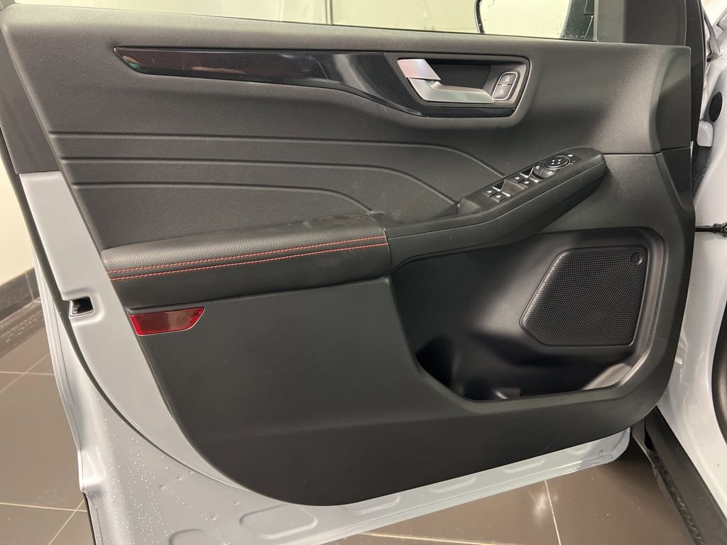 New 2026 Ford Escape ST-Line w/ Tech Pack #1 image 28
