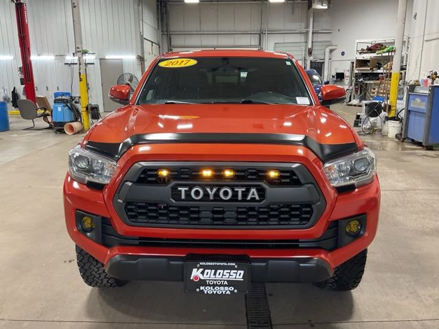 Used 2017 Toyota Tacoma TRD Off-Road w/ Tow Package (A/T) image 2