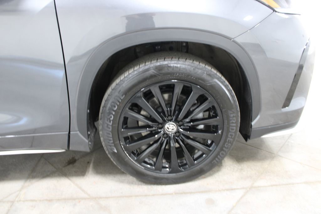 Used 2025 Toyota Highlander XSE image 44