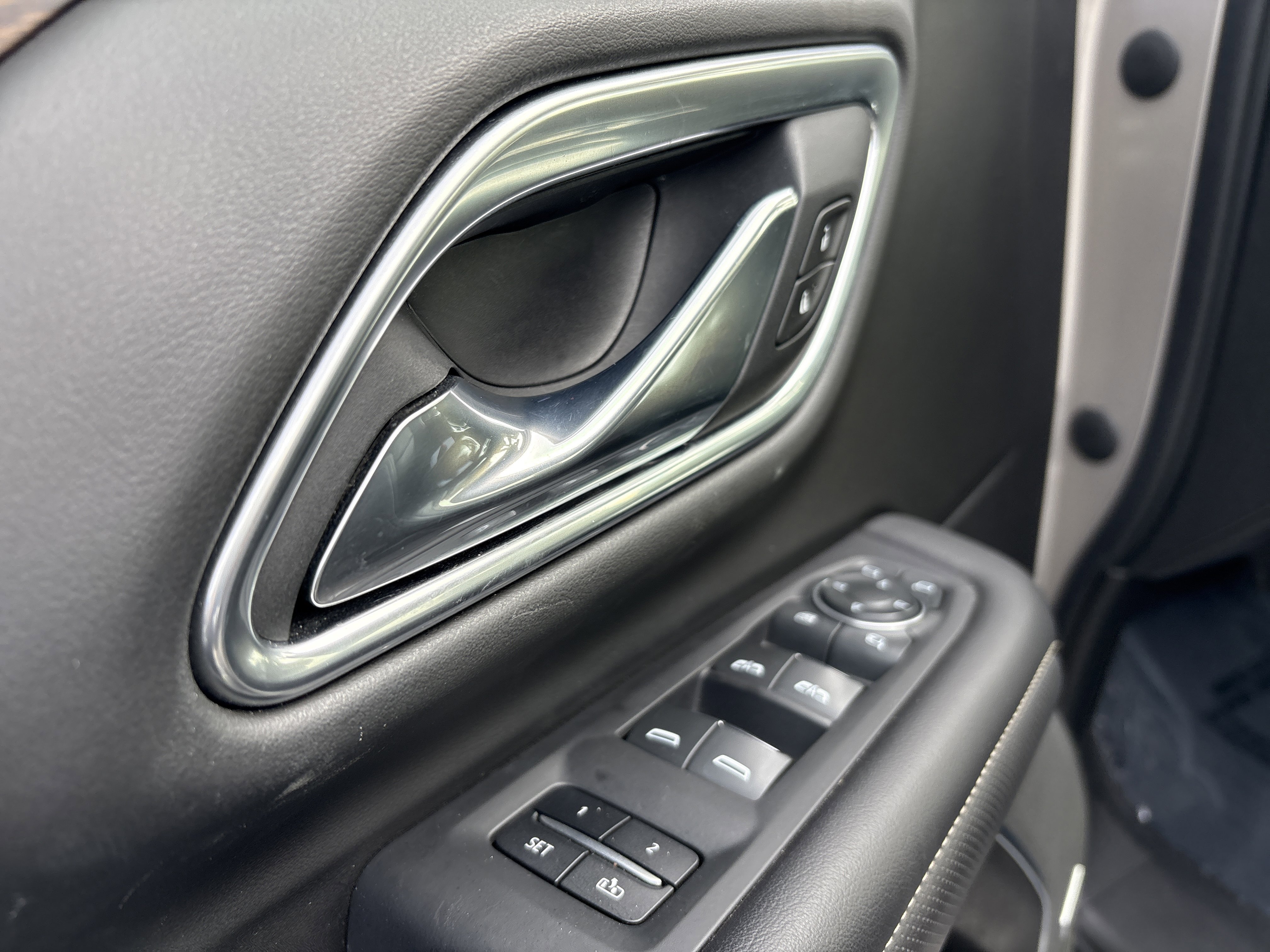 Used 2021 Chevrolet Tahoe Premier w/ Premium Package image 14