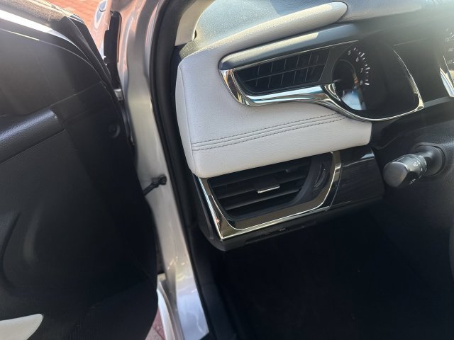 Used 2014 Toyota Avalon XLE Touring FWD image 12