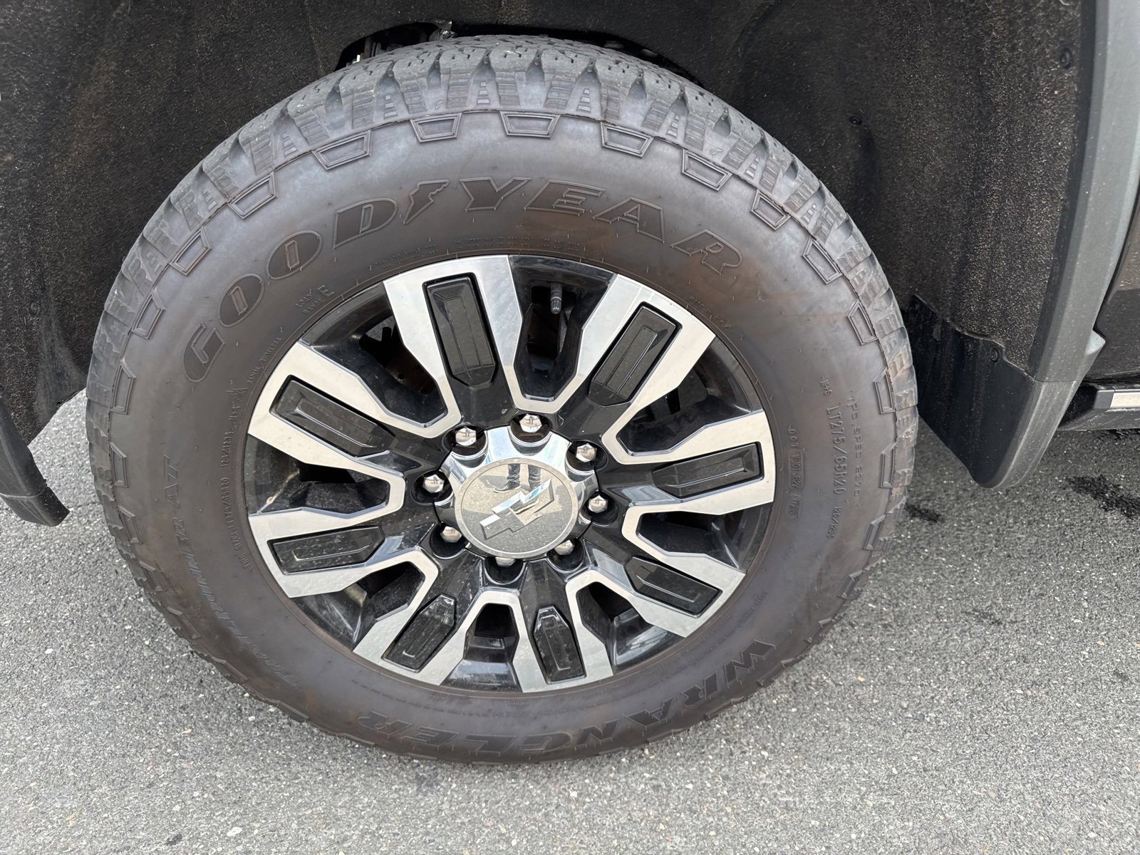 Used 2022 Chevrolet Silverado 3500 High Country image 10