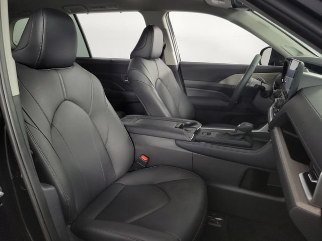 Used 2026 Toyota Grand Highlander FWD image 15