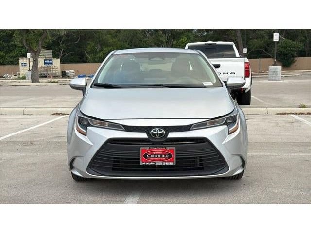 Used 2023 Toyota Corolla LE FWD image 2