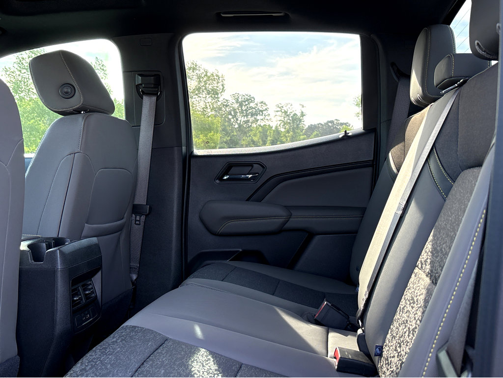 Used 2024 Chevrolet Colorado ZR2 w/ Technology Package image 17