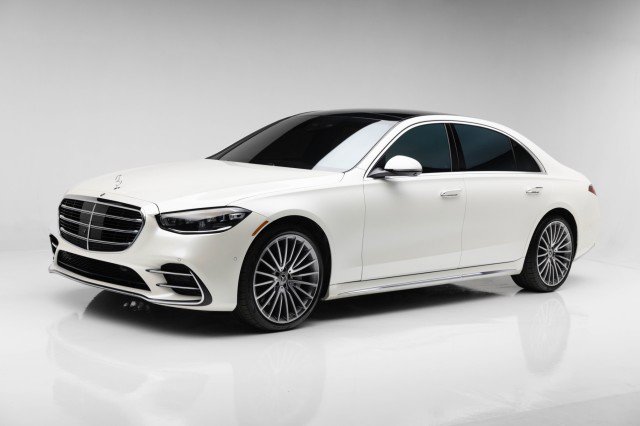 Used 2022 Mercedes-Benz S 500 4MATIC w/ AMG Line Package image 9
