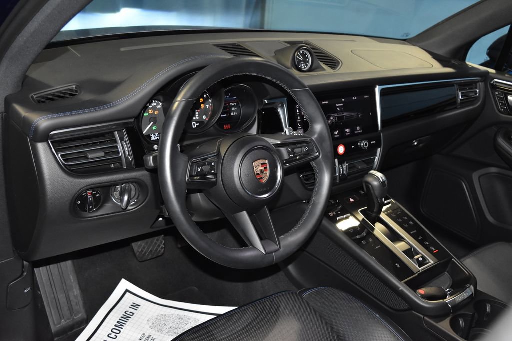 Certified 2024 Porsche Macan image 5