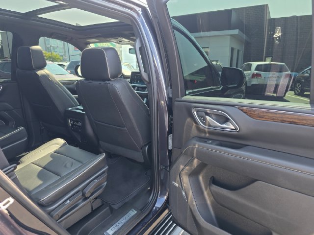 Used 2023 Chevrolet Tahoe Premier AWD/4WD image 17