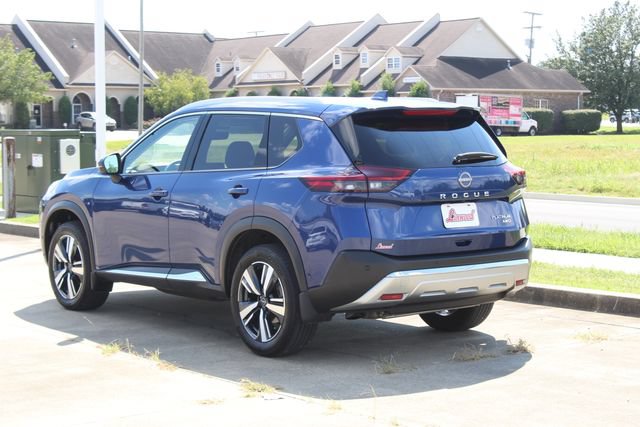 Used 2023 Nissan Rogue Platinum w/ Platinum Premium Package AWD/4WD image 3