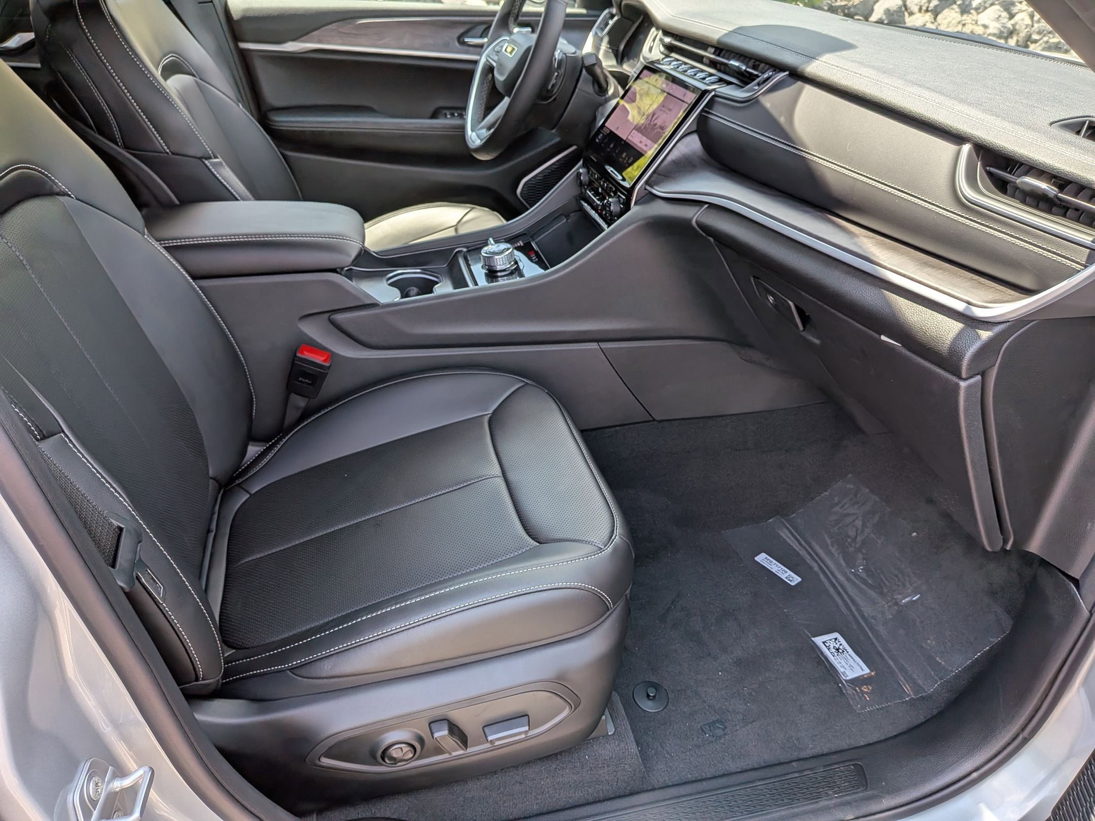 New 2025 Jeep Grand Cherokee L Limited w/ Luxury Tech Group II AWD/4WD image 29