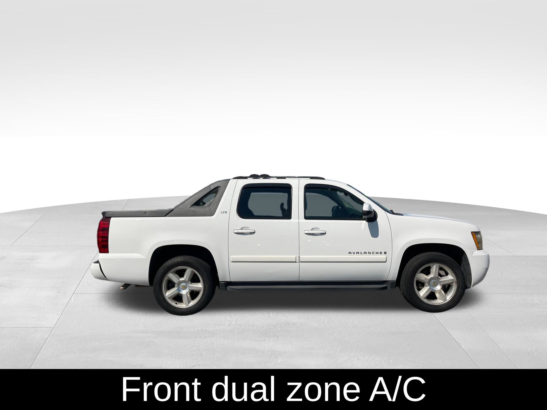 Used 2007 Chevrolet Avalanche LTZ w/ LTZ Preferred Equipment Group video 4