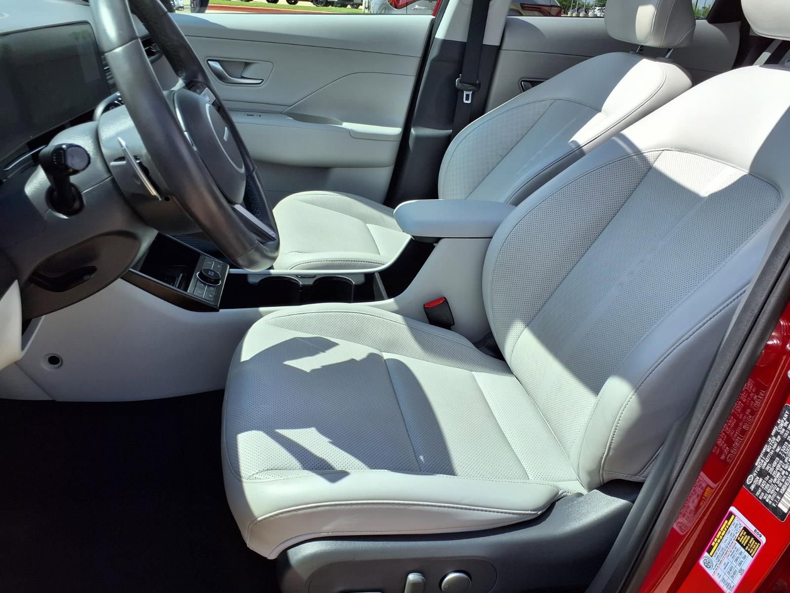 Used 2024 Hyundai Kona Limited image 24