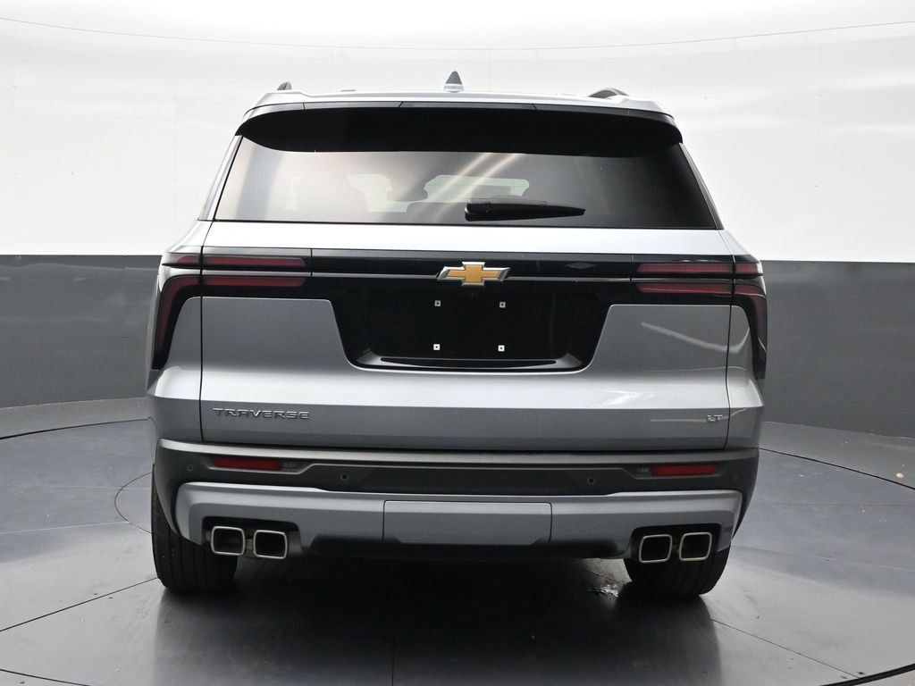 Used 2024 Chevrolet Traverse LT FWD image 4