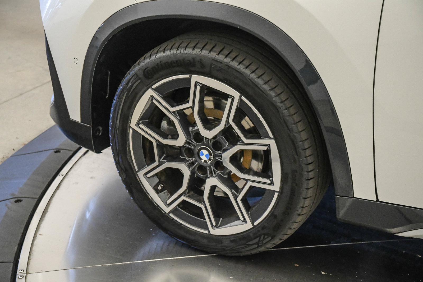 Used 2023 BMW X1 xDrive28i w/ Convenience Package AWD/4WD image 9