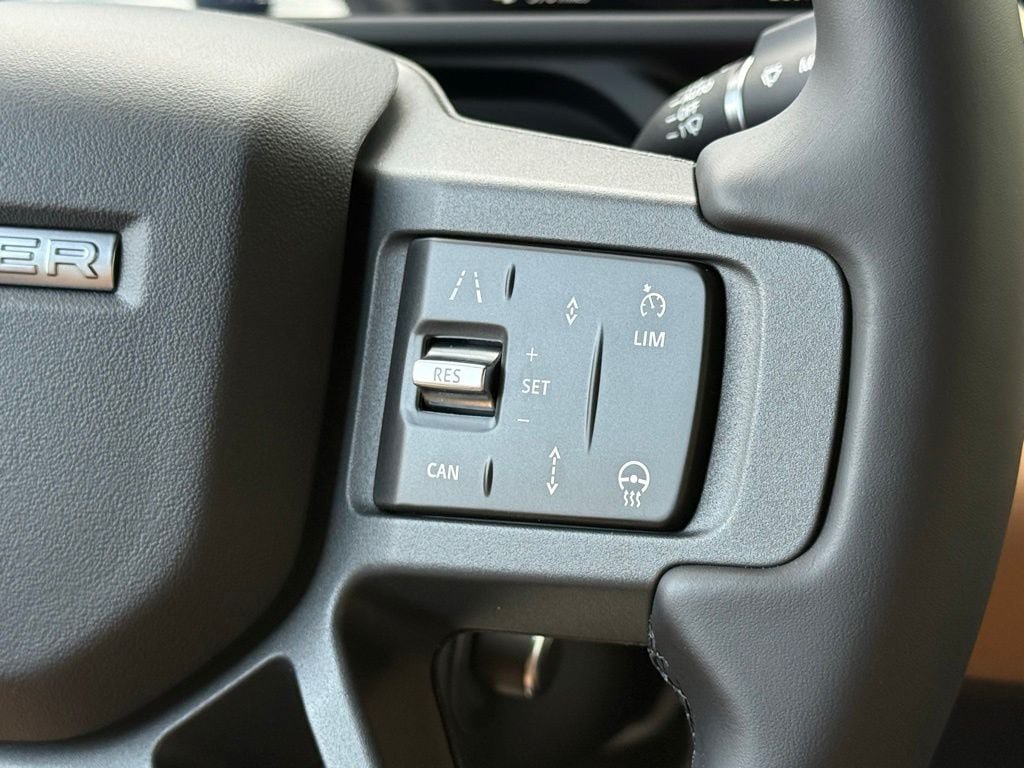 New 2026 Land Rover Defender 110 X-Dynamic SE AWD/4WD image 19