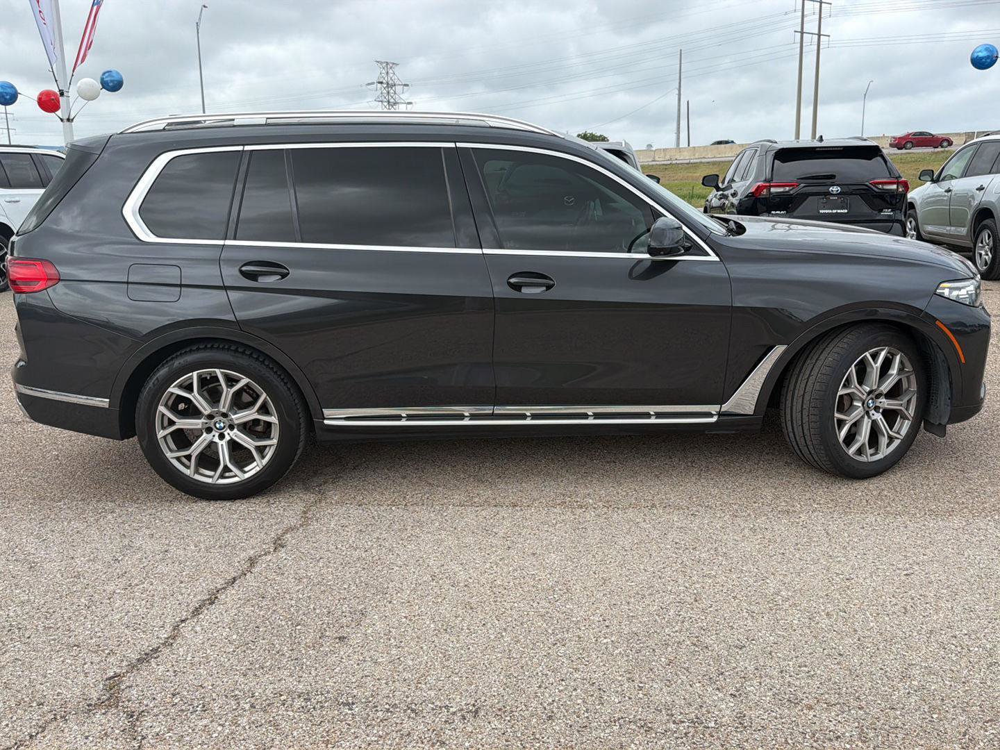 Used 2021 BMW X7 xDrive40i w/ Parking Assistance Package AWD/4WD image 2