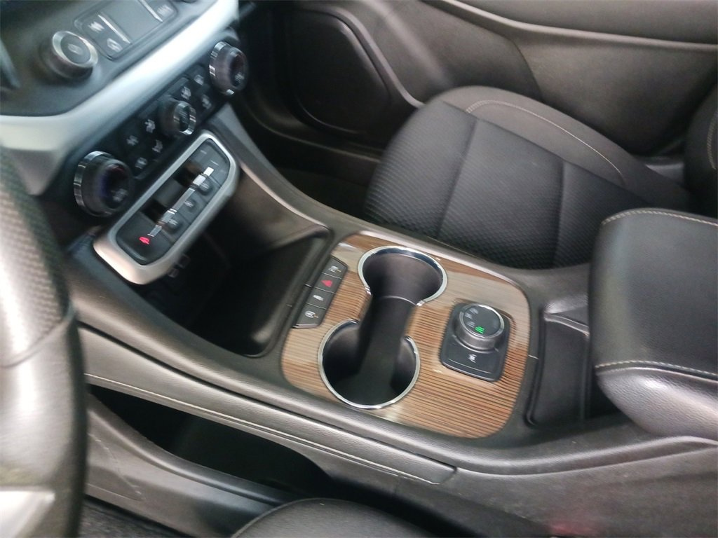 Used 2023 GMC Acadia SLE image 11