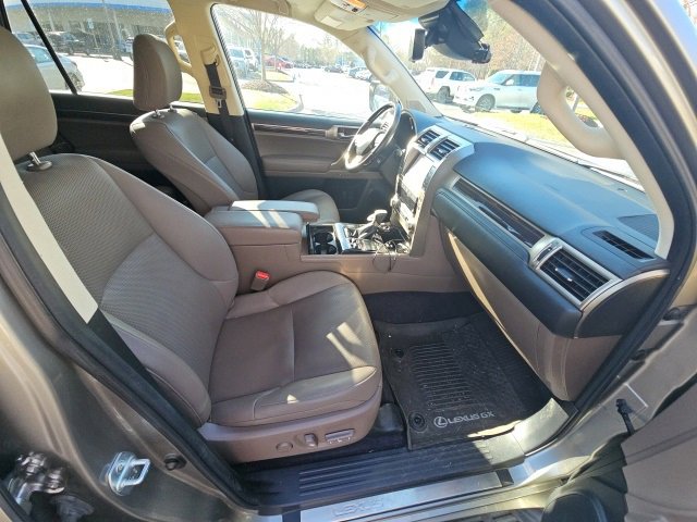 Used 2021 Lexus GX 460 Premium w/ Premium Package image 11