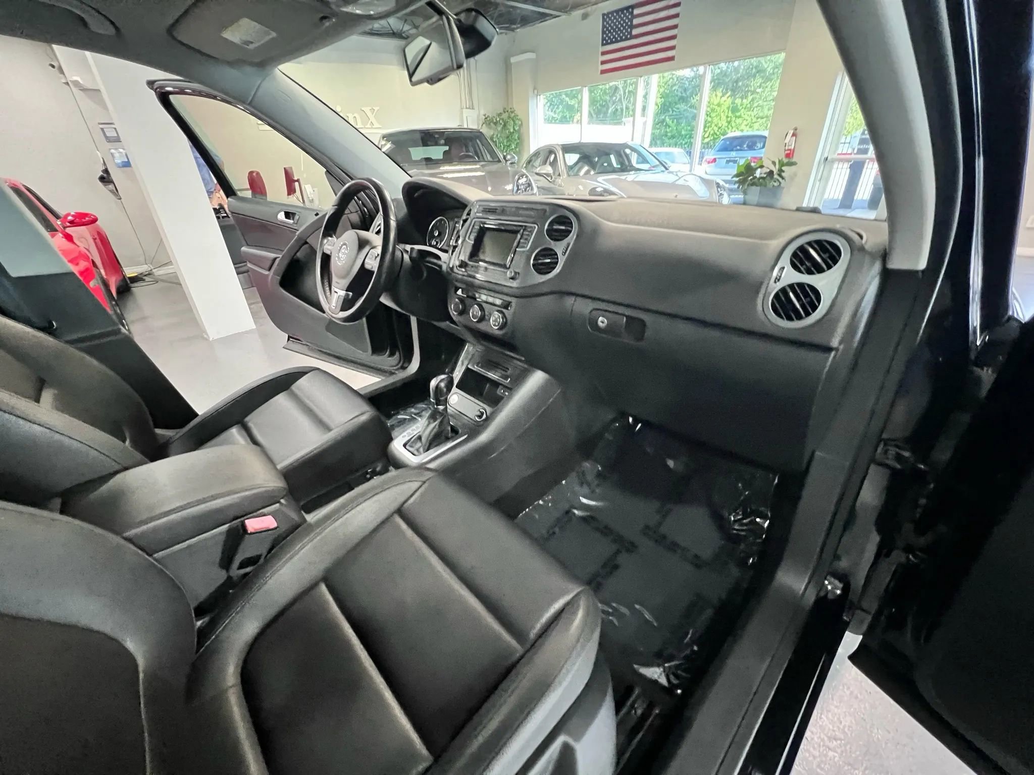 Used 2016 Volkswagen Tiguan S image 26