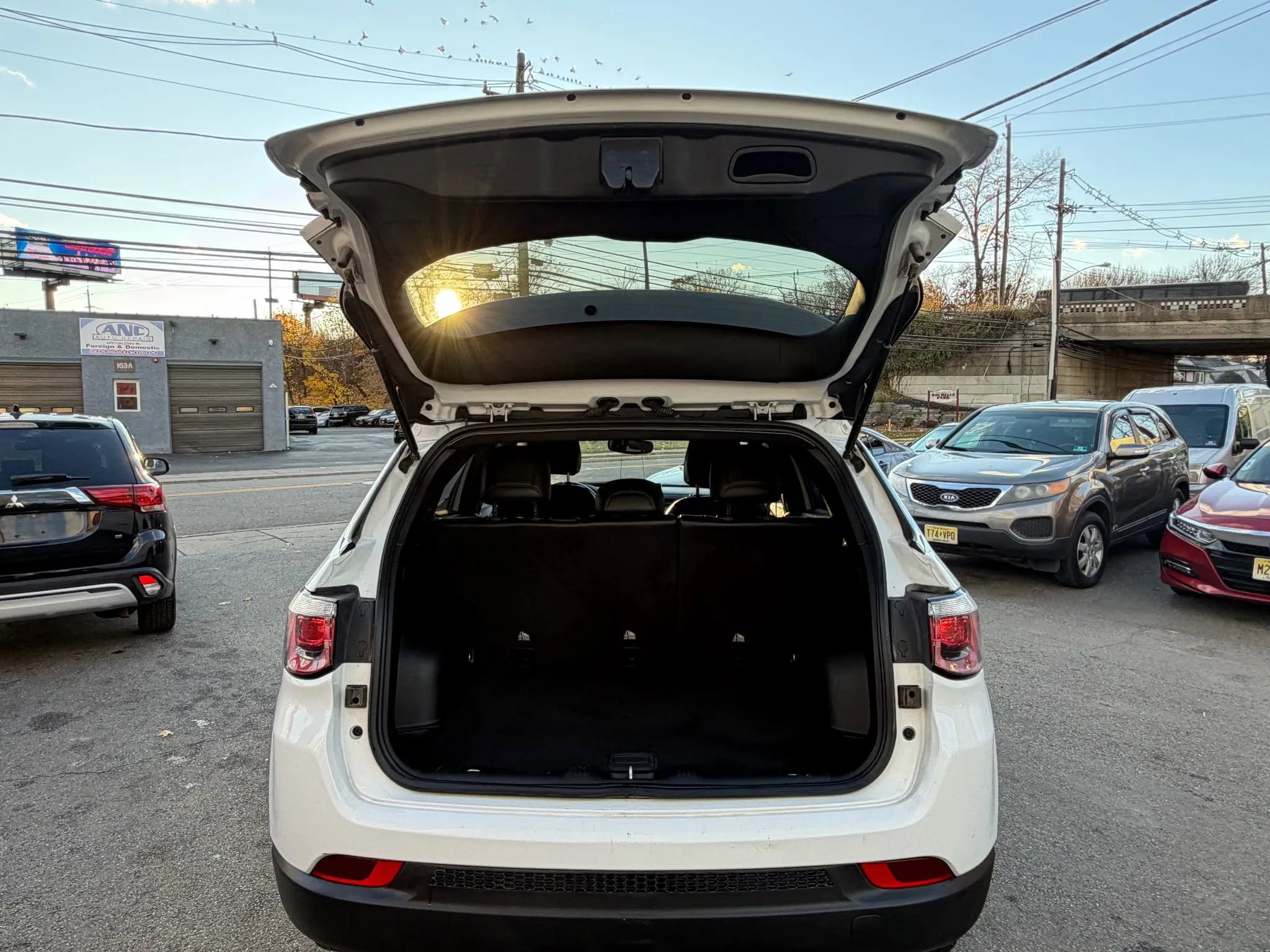 Used 2023 Jeep Compass Latitude image 24