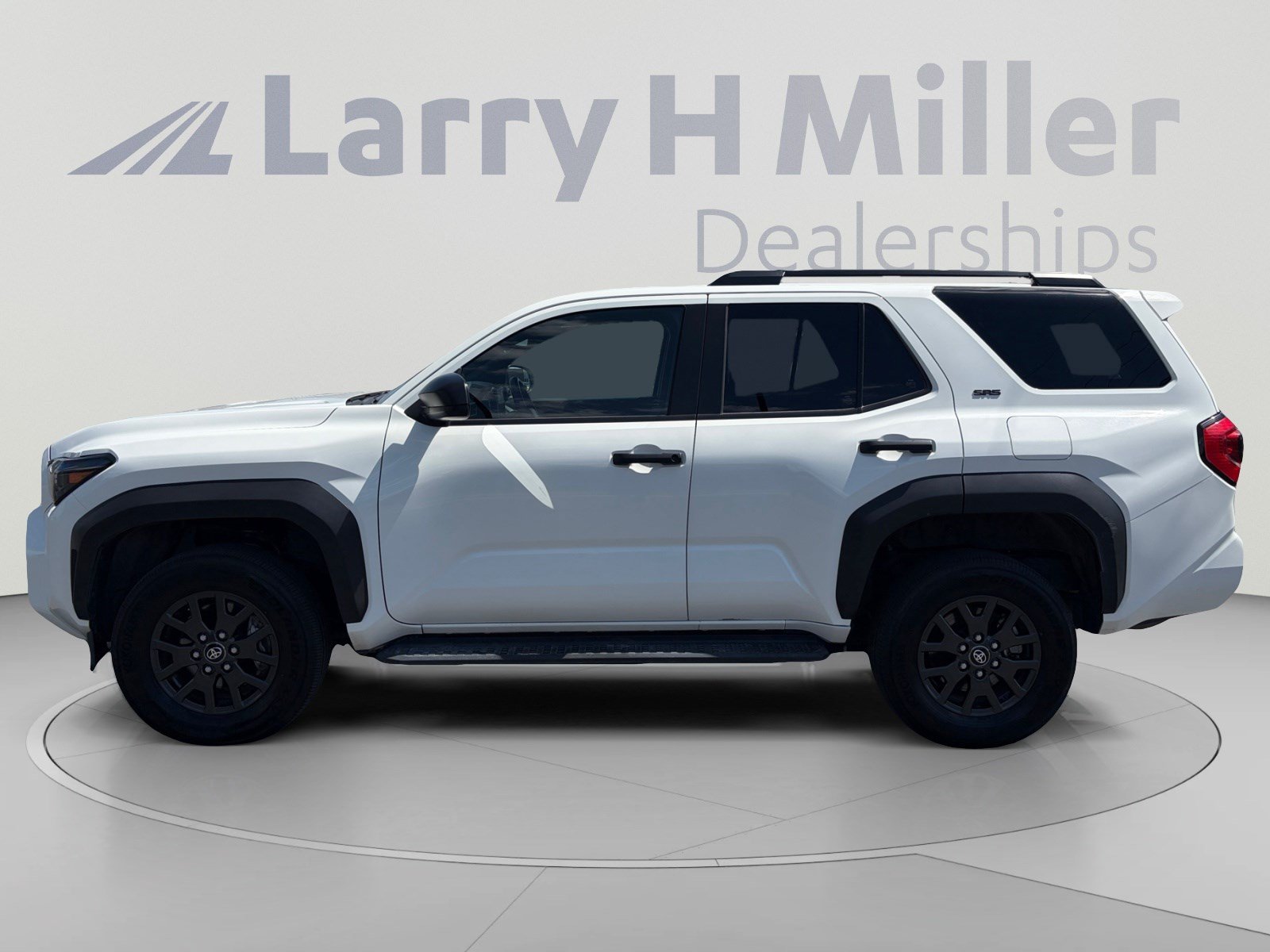 Certified 2025 Toyota 4Runner SR5 AWD/4WD image 2