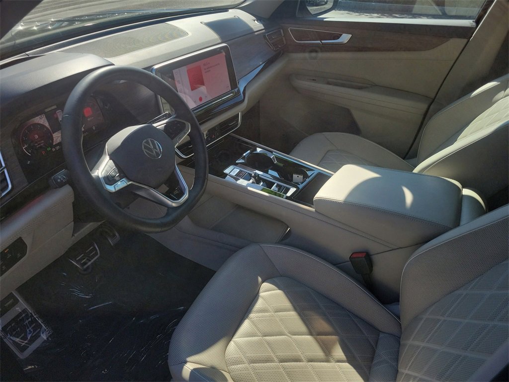 Used 2024 Volkswagen Atlas SEL Premium R-Line image 24