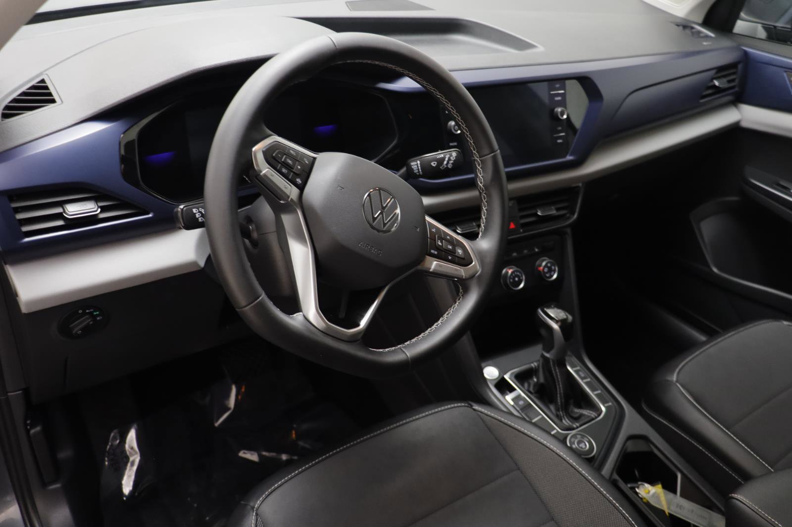 Used 2022 Volkswagen Taos SE image 6