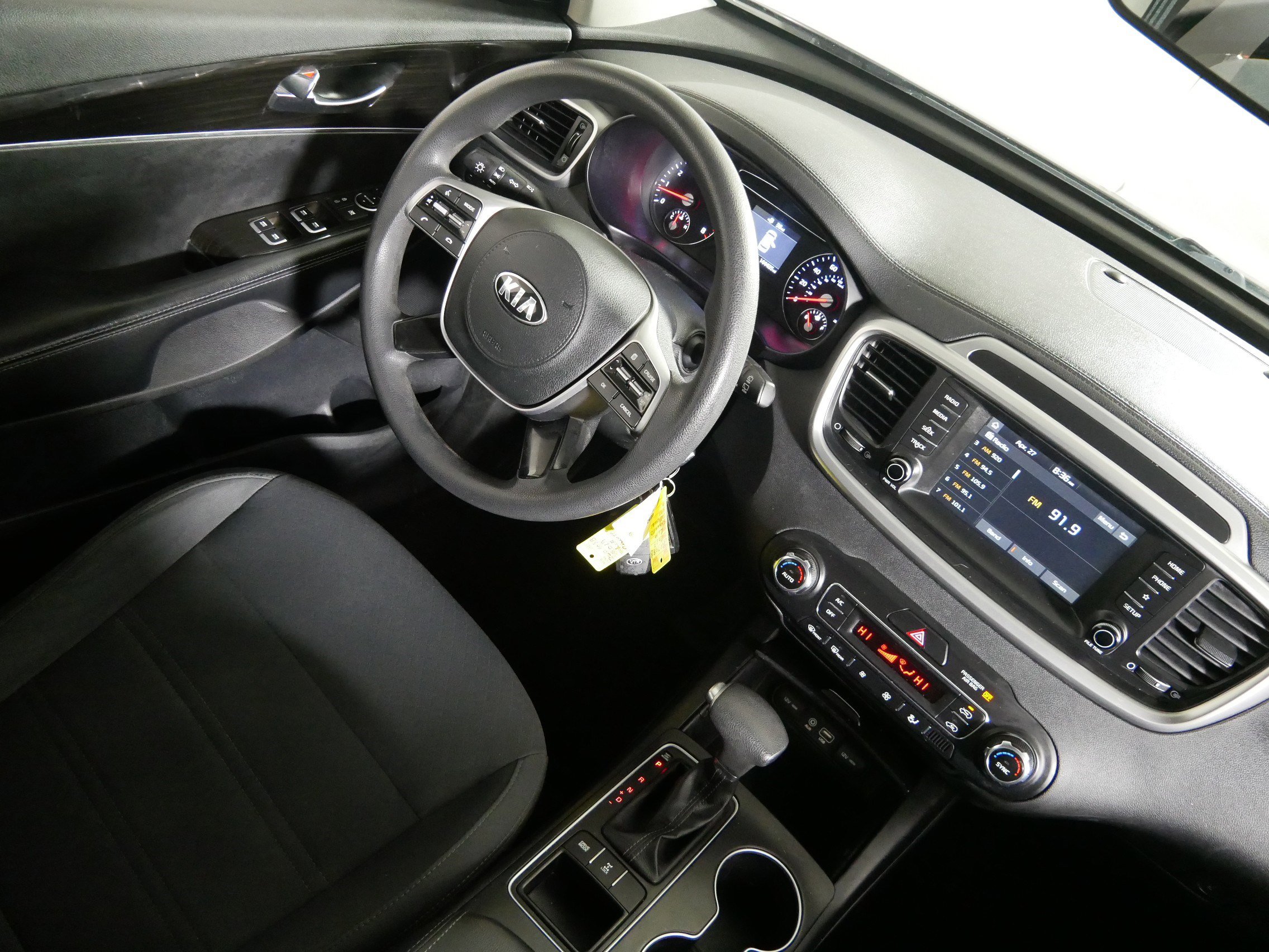 Used 2019 Kia Sorento LX AWD/4WD image 9