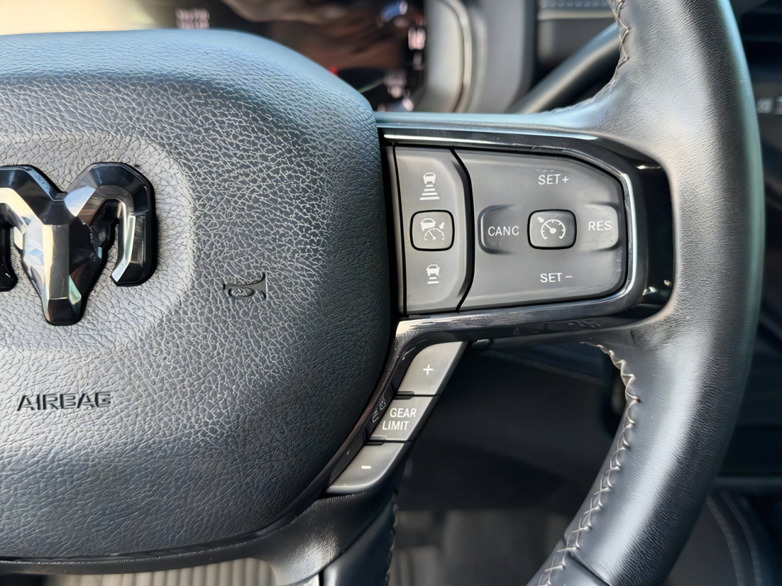 Used 2024 RAM 2500 Limited AWD/4WD image 22