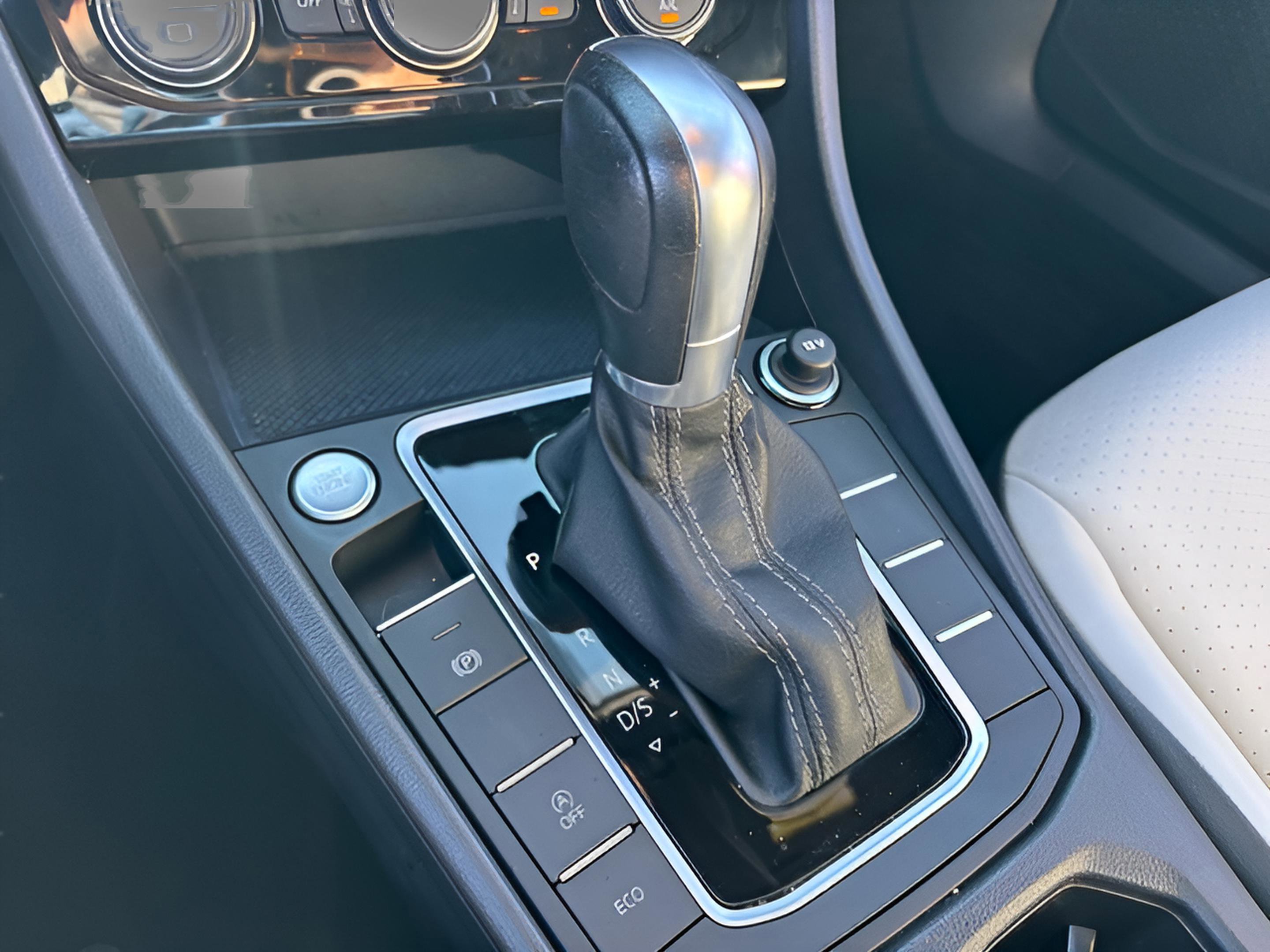 Used 2019 Volkswagen Jetta R-Line image 30