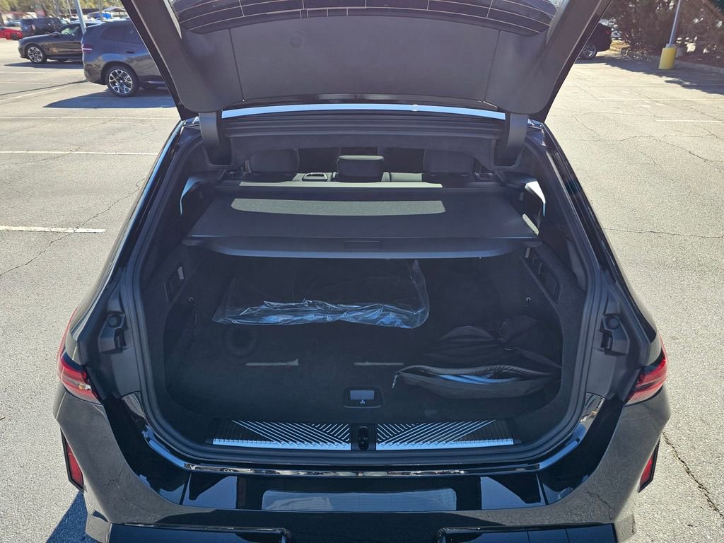 New 2026 BMW M5 Touring AWD/4WD image 25
