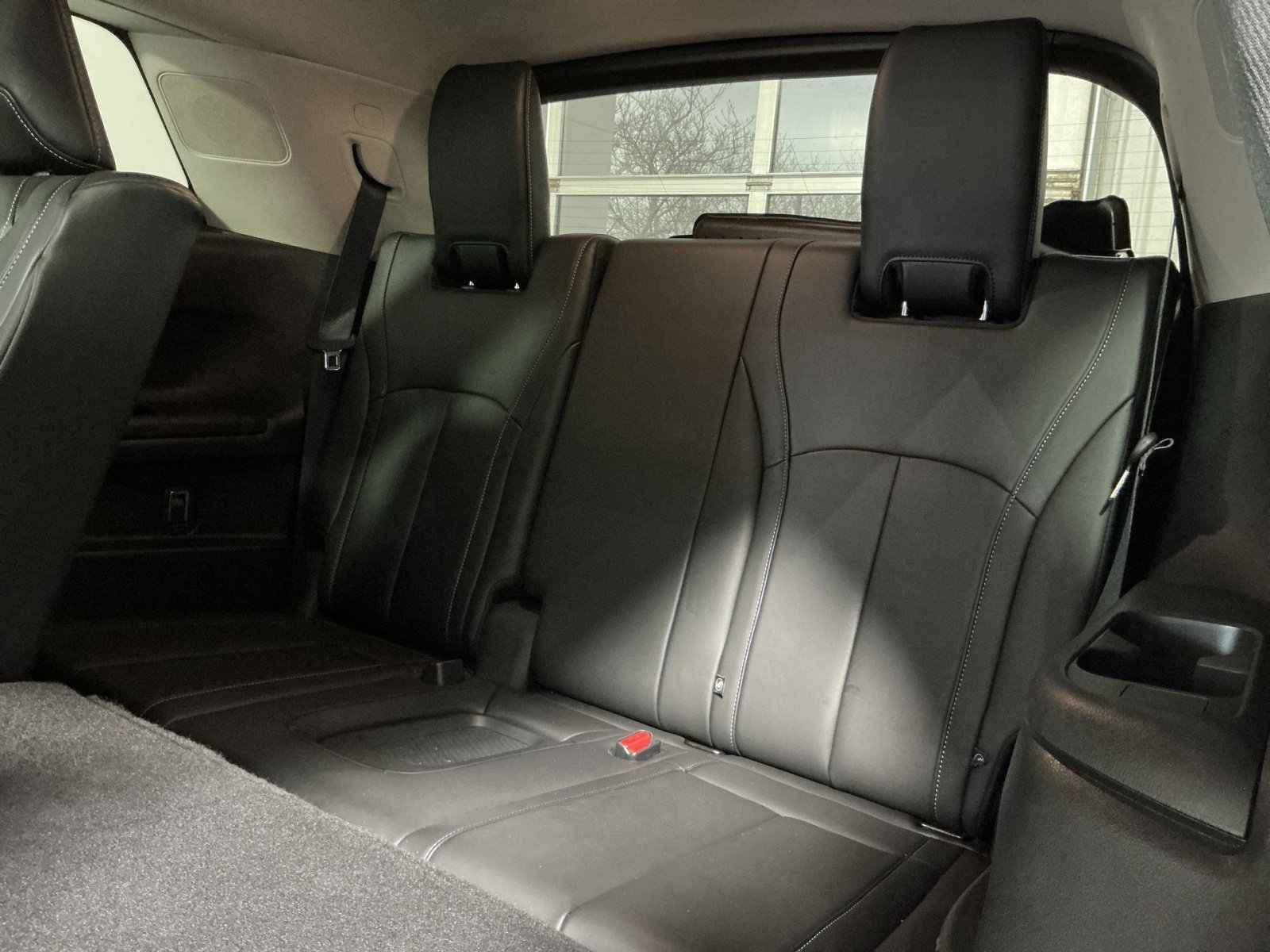 Used 2025 INFINITI QX60 Pure image 32