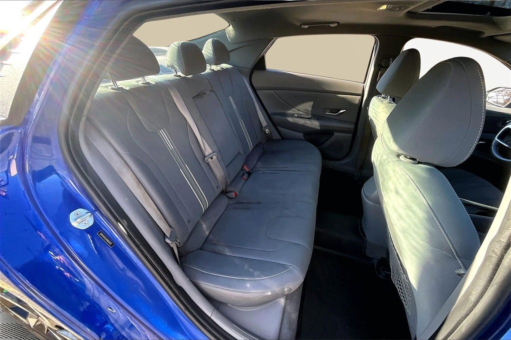 Used 2022 Hyundai Elantra SEL w/ Convenience + Premium Package image 27