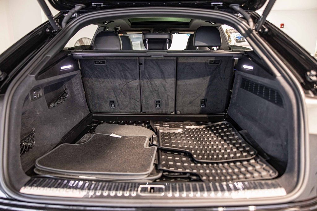 Used 2022 Audi RS Q8 w/ Carbon Optic Package image 18