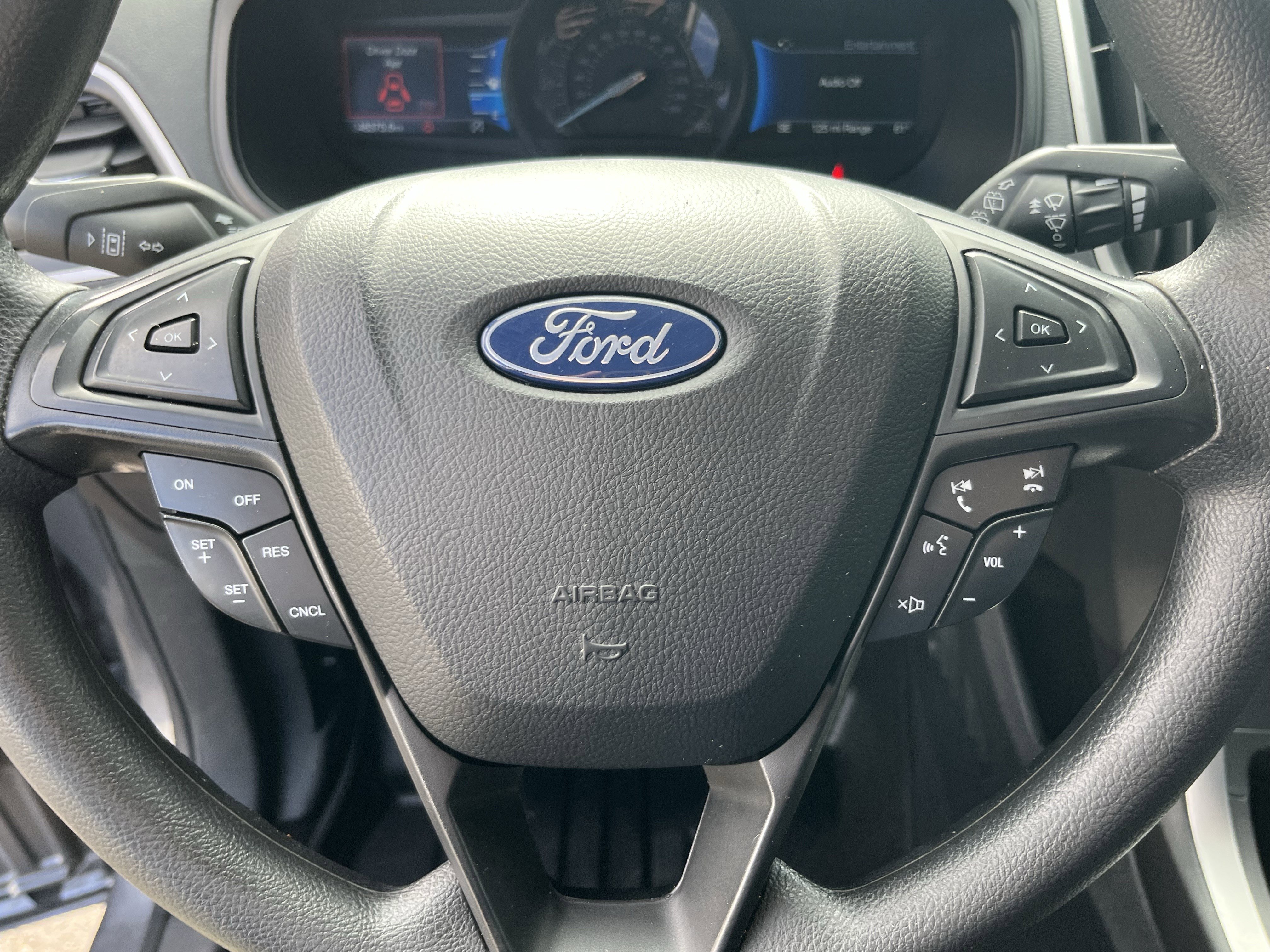 Used 2022 Ford Edge SE w/ Black Appearance Package image 17