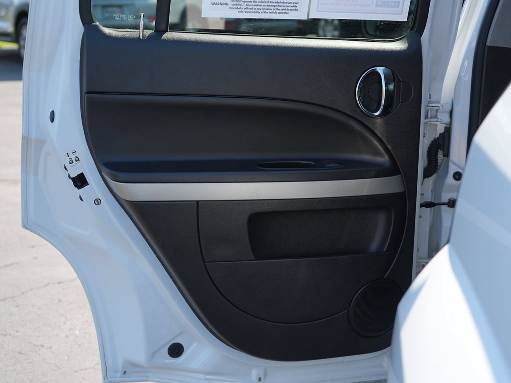 Used 2010 Chevrolet HHR LS FWD image 18
