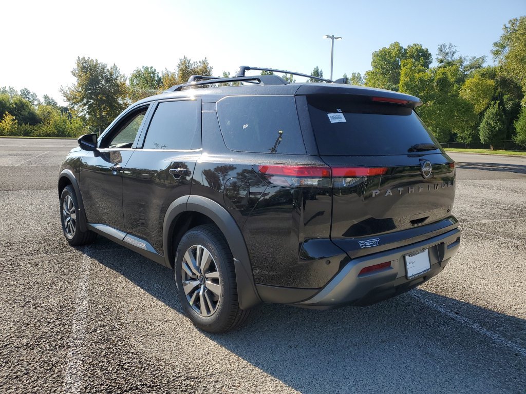 New 2026 Nissan Pathfinder SL FWD image 3