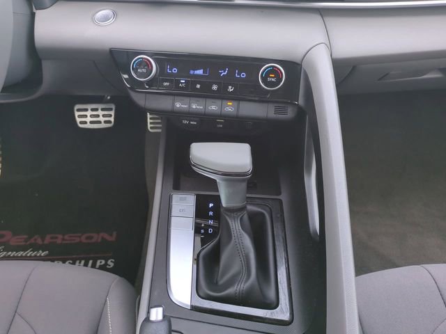 Used 2025 Hyundai Elantra Sport FWD image 18