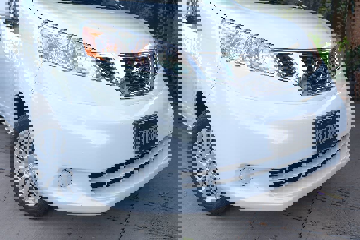 Used 2019 Nissan NV200 SV w/ Navigation Package image 9